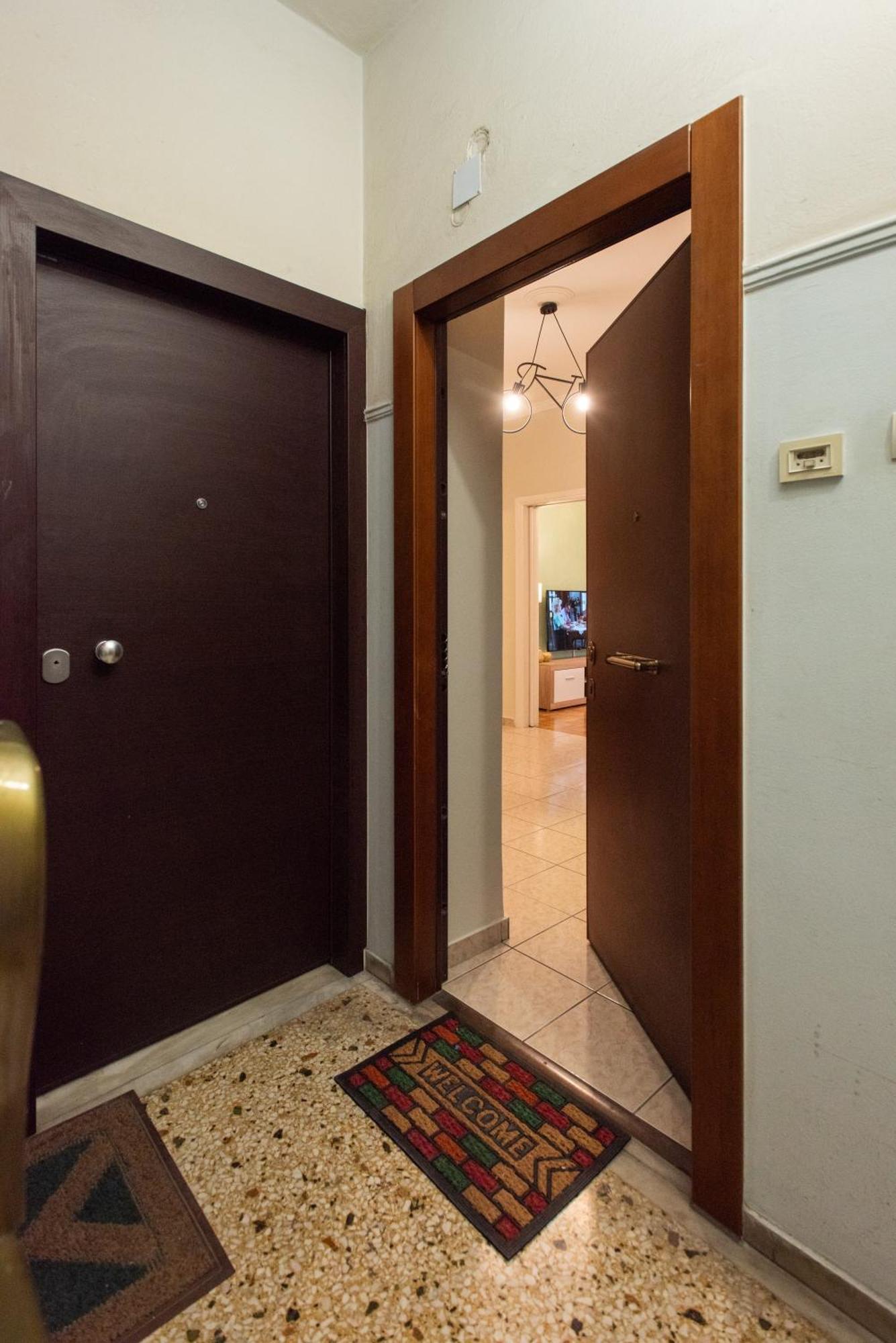 Blue Ark Exploring Apartment Athens