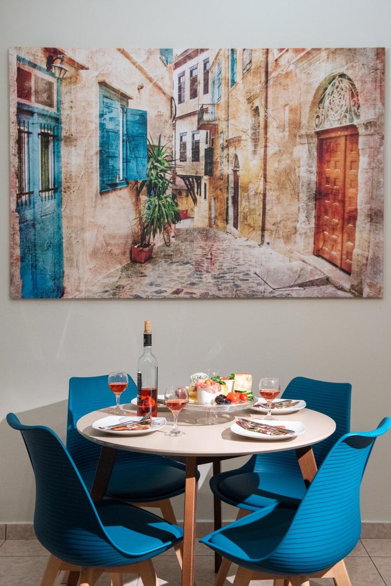 Blue Ark Exploring Apartment Athens